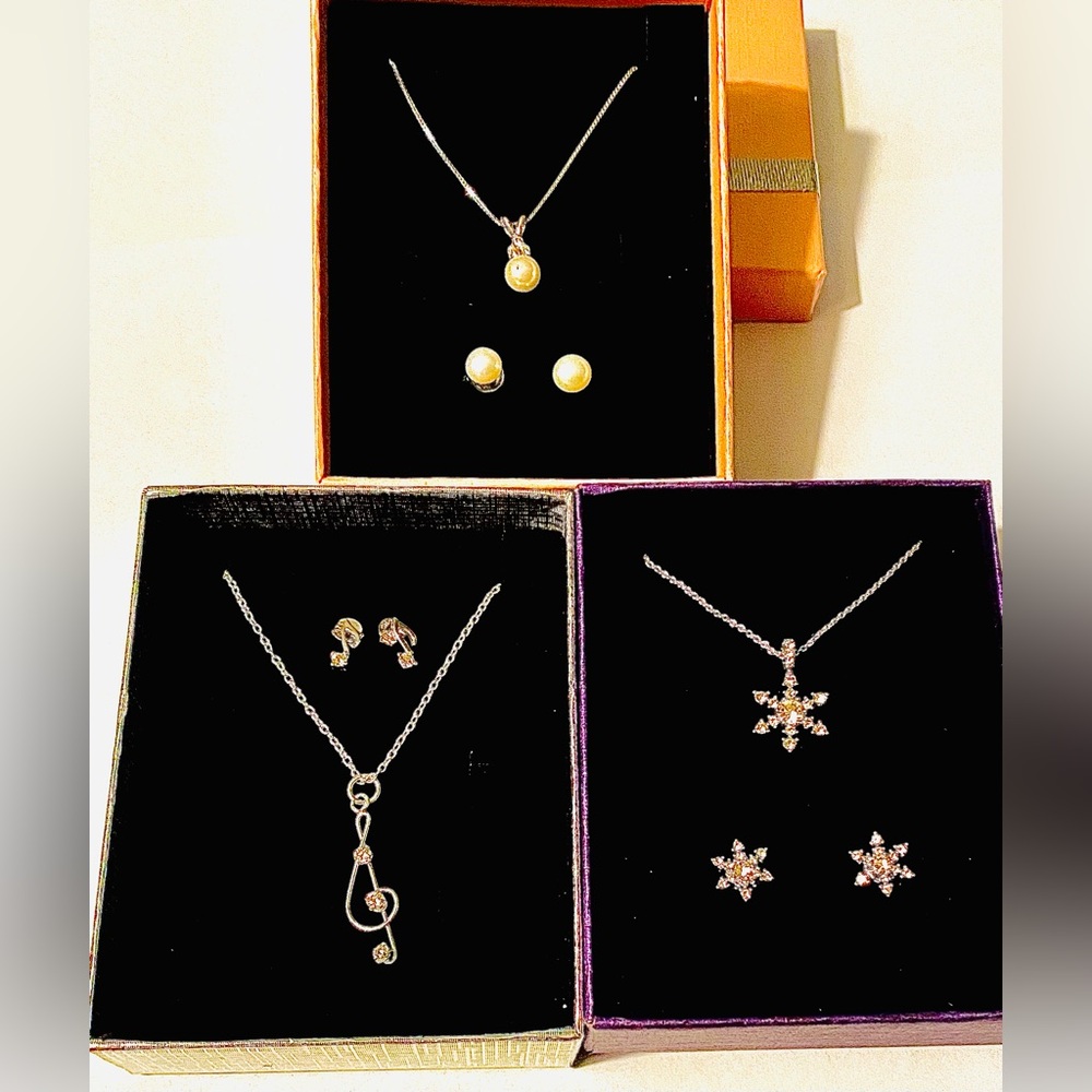Pearl Necklace & Earrings and Silver Jewelry Bundle